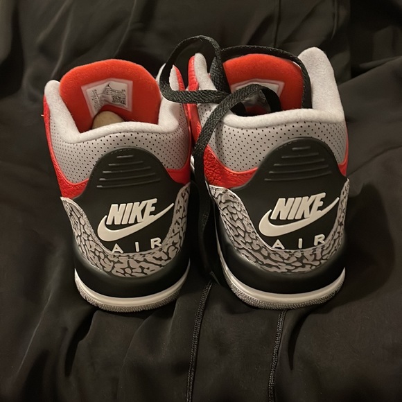 ❤️ Air Jordan 3 Fire Red Cement Grey GS7/Women’ 8.5❤️ - Picture 6 of 6